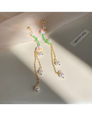 Asymmetric Pearl Flower Chandelier Earrings | HE8862